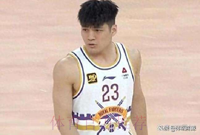 北控男篮分享赛前训练片段：新援罗汉琛跟队训练